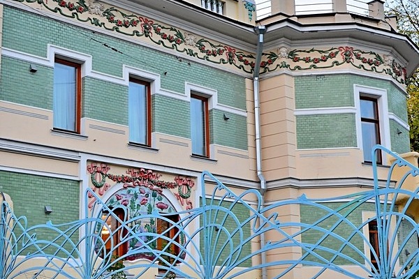 Кирпичный фасад в Москве